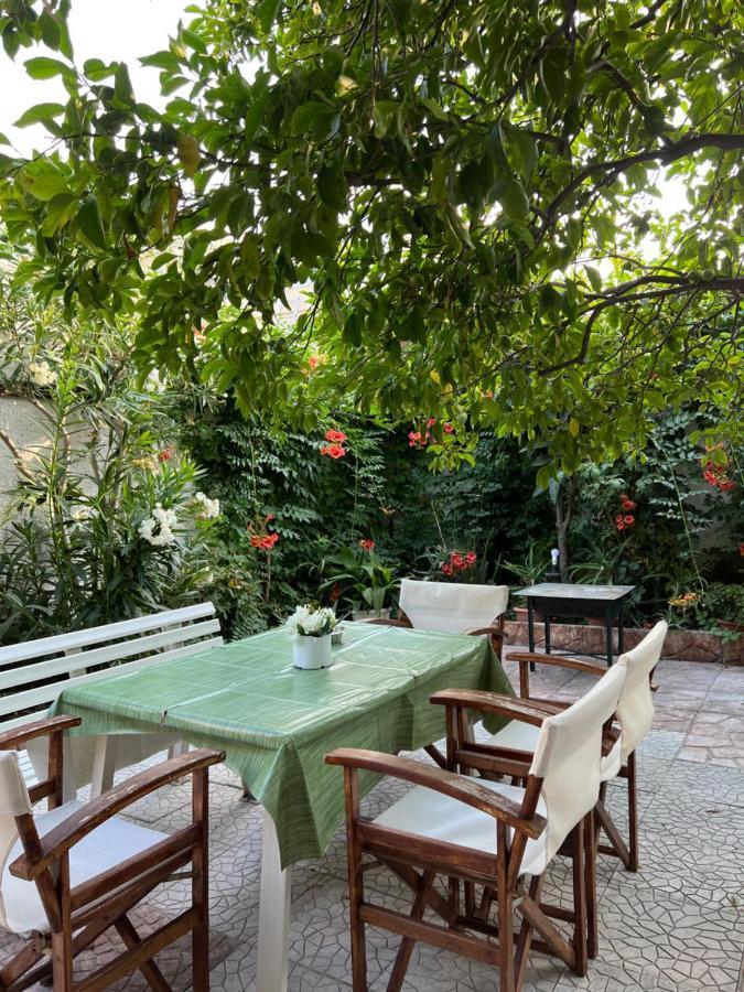 Cosy Guesthouse-Souterrain With Garden In City Center Corinth Kültér fotó