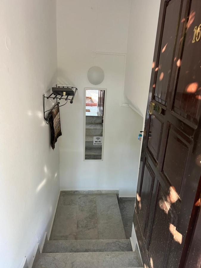 Cosy Guesthouse-Souterrain With Garden In City Center Corinth Kültér fotó