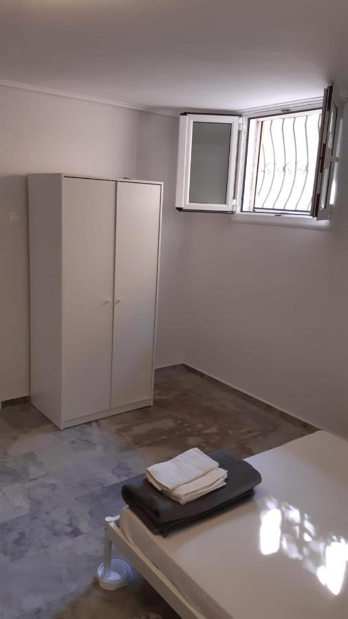 Cosy Guesthouse-Souterrain With Garden In City Center Corinth Kültér fotó