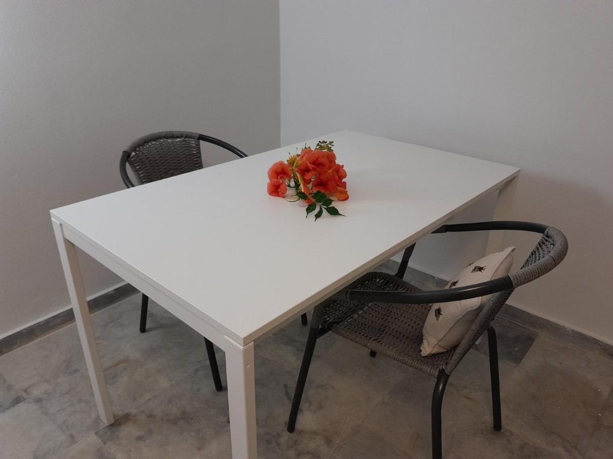 Cosy Guesthouse-Souterrain With Garden In City Center Corinth Kültér fotó